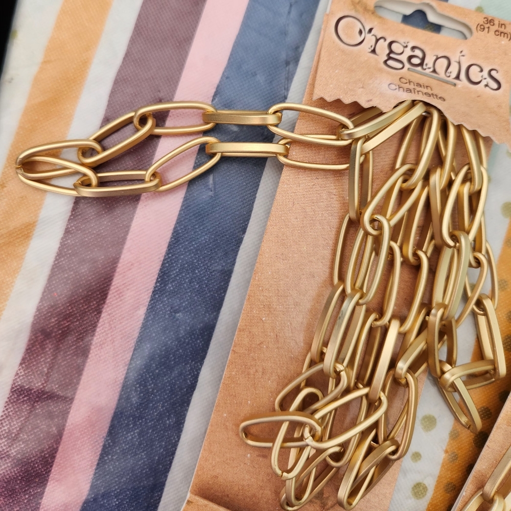 Gold Chain - Picture 3 of 5